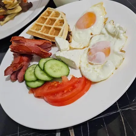 Square 11 * 티라나